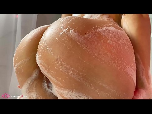 ❤️ Brunette Anapiga Pussy kwa Pussy kwa Vibrator hadi Orgasm kali katika Shower ❌ ☑